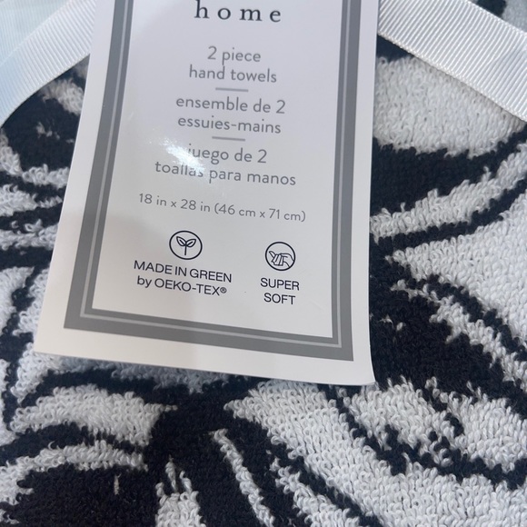 Peri Home Super Soft COTTON 2 Pck Hand TOWELs 18x28” White Black OEKO-TEX NWT - Picture 2 of 6